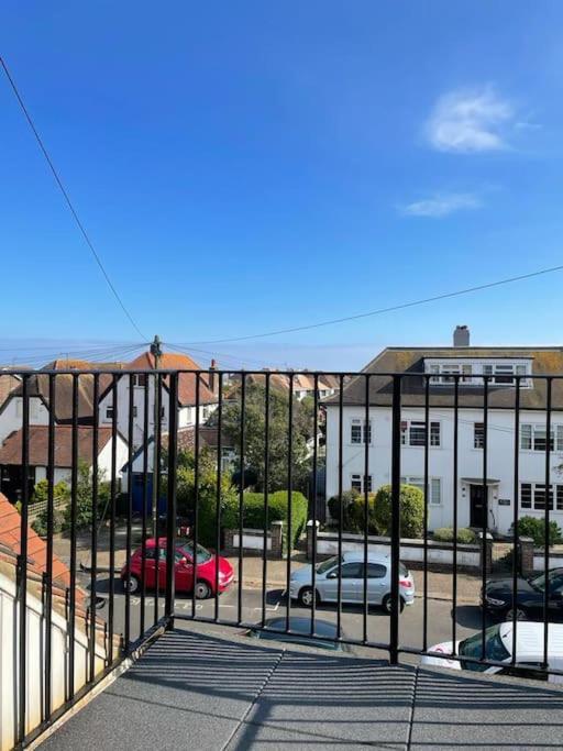 Appartement Lovely Bijou Loft Apt, One Road Back From The Sea à Worthing Extérieur photo