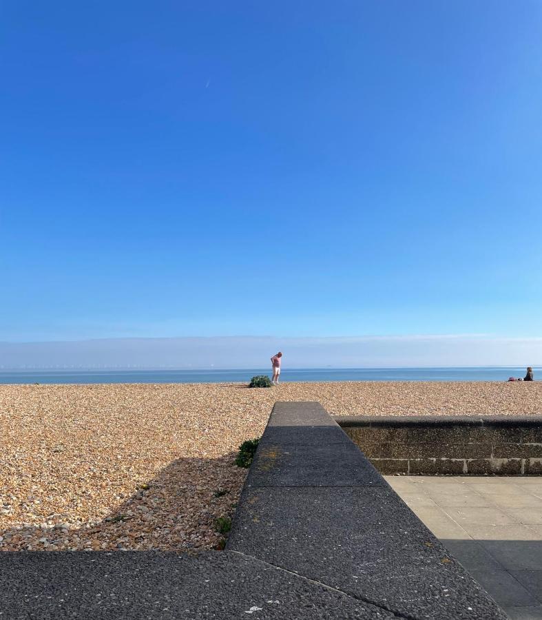 Appartement Lovely Bijou Loft Apt, One Road Back From The Sea à Worthing Extérieur photo